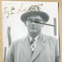 Ph52901_row1_g E Scott_003